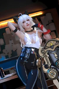 Surreal Beauty: Coser Shui Miao Aqua as Zhezhi in Wuthering Waves-14