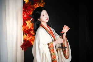 The Poetry of Portraits: Exploring the Art Language of Tu Ya W-17