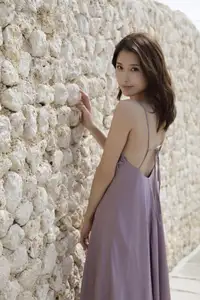 Anna Masuda Miss FLASH 2021: Radiant Beauty by the Pool for a Vibrant Summer-17