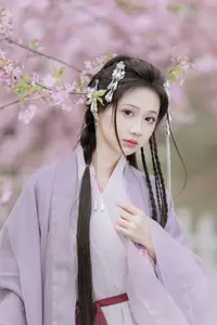 Ethereal Beauty: Qi Luo Sheng De Xiao Su Su Amidst Cherry Blossoms - YiTuYu Vol.8793-13