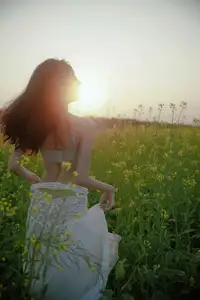 Man Jiao YiTuYu Vol.8529: Ethereal Beauty Reflected in Nature's Gentle Embrace-11