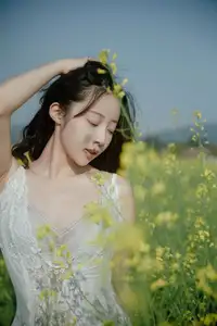 Man Jiao YiTuYu Vol.8529: Ethereal Beauty Reflected in Nature's Gentle Embrace-6