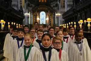 Pope Francis's Heartwarming Blessing: A Christmas Moment of Grace at the Vatican - VnExpress-6