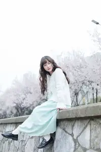 Discover Yi Ke Chong Ya (YiTuYu Vol.8721) in Spring Blossoms: Poetic Charm & Allure-34