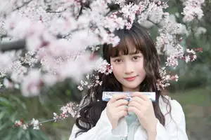 Discover Yi Ke Chong Ya (YiTuYu Vol.8721) in Spring Blossoms: Poetic Charm & Allure-31