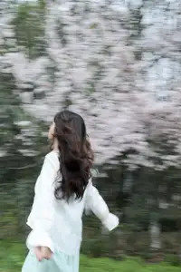 Discover Yi Ke Chong Ya (YiTuYu Vol.8721) in Spring Blossoms: Poetic Charm & Allure-27