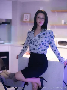 Elegant Portrait Photography Collection: Ya Ru Lao Shi in XiuRen No.10866 - 62 High-Quality Fashion Images for Creative Inspiration-10