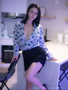 Elegant Portrait Photography Collection: Ya Ru Lao Shi in XiuRen No.10866 - 62 High-Quality Fashion Images for Creative Inspiration-15