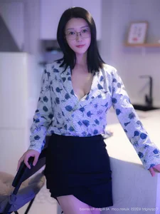 Elegant Portrait Photography Collection: Ya Ru Lao Shi in XiuRen No.10866 - 62 High-Quality Fashion Images for Creative Inspiration-20