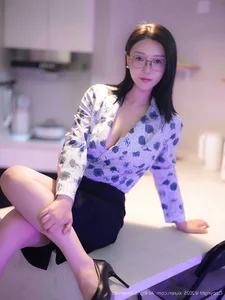 Elegant Portrait Photography Collection: Ya Ru Lao Shi in XiuRen No.10866 - 62 High-Quality Fashion Images for Creative Inspiration-17