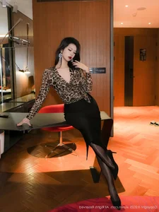 Elegant Portrait Photography: Mei Gui Wo Ai Ni in XiuRen No.10901 – A Stunning Modern Fashion and Lifestyle Collection-9