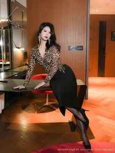 Elegant Portrait Photography: Mei Gui Wo Ai Ni in XiuRen No.10901 – A Stunning Modern Fashion and Lifestyle Collection-3