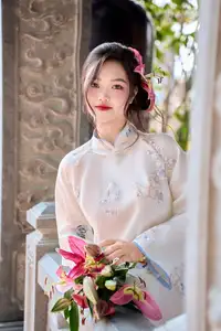 Graceful Vietnamese Ao Dai Beauty in Ancient Architecture-2