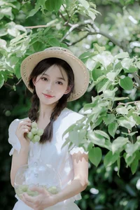 Elegant Summer Portraiture: Lin Miao Xin in YiTuYu Art Language Vol.9107 – Captured in Soft Sunlight and Natural Shadows-12