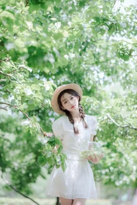 Elegant Summer Portraiture: Lin Miao Xin in YiTuYu Art Language Vol.9107 – Captured in Soft Sunlight and Natural Shadows-26