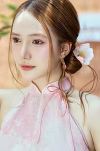 VGU No.107: Captivating Asian Beauty in Elegant Traditional Attire, A Dreamy Muse-16