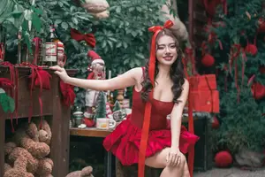 Sweet Smile of the Red Ribbon Girl - A Charming Christmas Gift-5