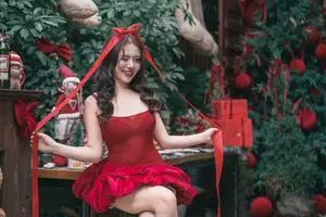 Sweet Smile of the Red Ribbon Girl - A Charming Christmas Gift-1