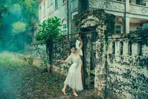 Immerse in Artistic Beauty: Xiao Ran's Graceful Dance Amidst Ancient Nature - YiTuYu Vol.8777-1