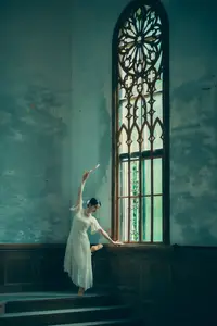 Immerse in Artistic Beauty: Xiao Ran's Graceful Dance Amidst Ancient Nature - YiTuYu Vol.8777-14