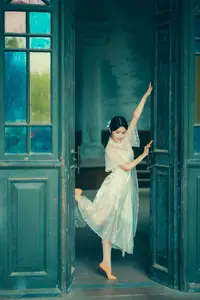 Immerse in Artistic Beauty: Xiao Ran's Graceful Dance Amidst Ancient Nature - YiTuYu Vol.8777-21