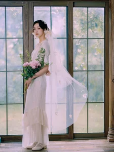 Elegant Lace Cheongsam Fashion: Art Language Vol.9356 featuring Model Meng – Timeless Retro Style Portrait Photography-6