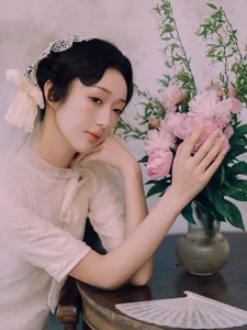 Elegant Lace Cheongsam Fashion: Art Language Vol.9356 featuring Model Meng – Timeless Retro Style Portrait Photography-3