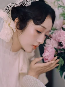 Elegant Lace Cheongsam Fashion: Art Language Vol.9356 featuring Model Meng – Timeless Retro Style Portrait Photography-10