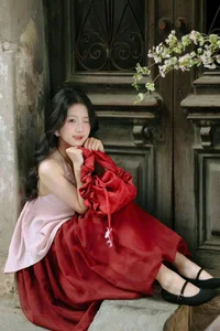 Poetic Muse in Vintage Heritage Style-2