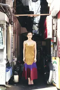 Airi Sato - FRIDAY Digital: Captivating Shinjuku Loneliness Moment JP-0014-17