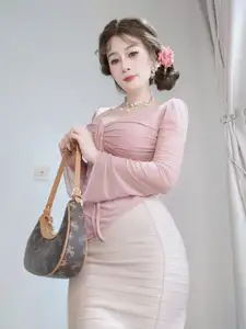 Feminine Coser: Charming Grace in Elegant Pink Attire 2024-11-24-33