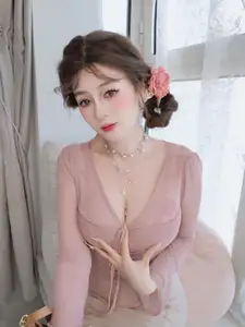 Feminine Coser: Charming Grace in Elegant Pink Attire 2024-11-24-35