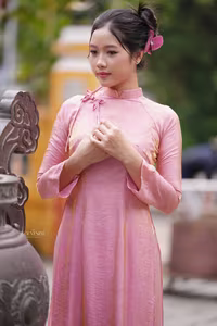 VGU No.136: The Graceful Pink Ao Dai: Vietnamese Beauty Embracing Tradition and Serenity-9