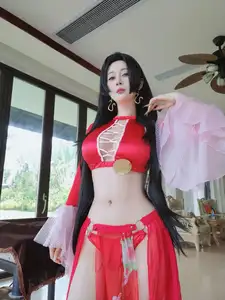 Coser Baiyin81 Transforms into Alluring Boa Hancock | Fantia 2024年12月 Part01-13