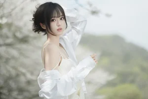 Elegant Portrait Photography: YiTuYu Art Language Vol.9296 featuring Ci Qing Shi Dou Ya in Minimalist White Fashion Style-11