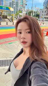 Hot Girl Le Ly Lan Huong: Pristine Beauty Captivates Social Media-3