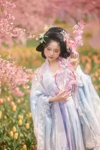 YiTuYu Vol.8666 Xian Lu: Ethereal Hanfu Beauty Amidst Cherry Blossoms-12