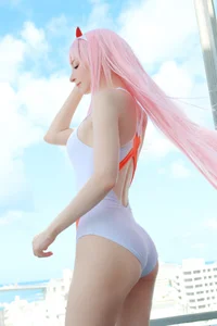 Dreamy Sky Vibes with Coser Peach Milky as Zero Two-11