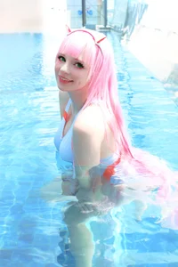 Dreamy Sky Vibes with Coser Peach Milky as Zero Two-12