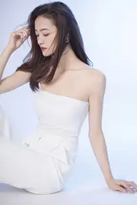 Zhou Xu Xu: Captivating Beauty in YiTuYu Vol.8586 – Discover the Allure 0023-10