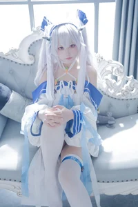 Dreamy Aesthetics: Coser lunananya as Laffey II-0