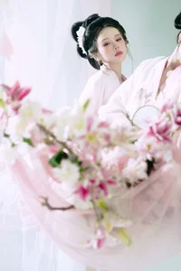 YiTuYu Art Language Vol.9165 Featuring Tao Chi: A Sophisticated Piano-Themed Photography Collection for Art Enthusiasts-5