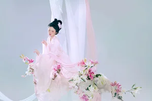 YiTuYu Art Language Vol.9165 Featuring Tao Chi: A Sophisticated Piano-Themed Photography Collection for Art Enthusiasts-8