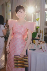 Kieu Trinh Xiu embraces Hanoi winter with her sweet doll-like beauty-6