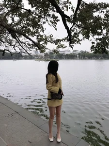 Kieu Trinh Xiu embraces Hanoi winter with her sweet doll-like beauty-10