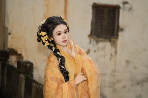 Ethereal Hanfu Beauty: Zhou Feng Qin in YiTuYu Art Language Vol.8913-11