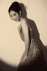 Sweet and Sparkling Elegance Under Night City Lights-5