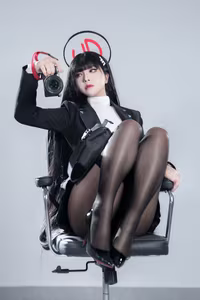 Blue Archive's Rion Tsukiduki Cosplay by Ban Ban Zi: Mysterious Charm and Professional Elegance-21