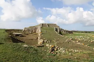 Mystery of Monte d'Accoddi: Witness Europe's Unique Prehistoric Pyramid-3