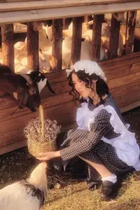 Discover Zhu Qing in YiTuYu Vol.8780: Rustic Charm & Radiant Smiles-1